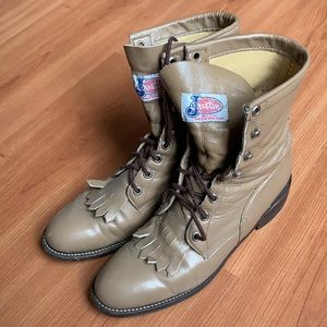 Vintage tan leather Justin kiltie boots